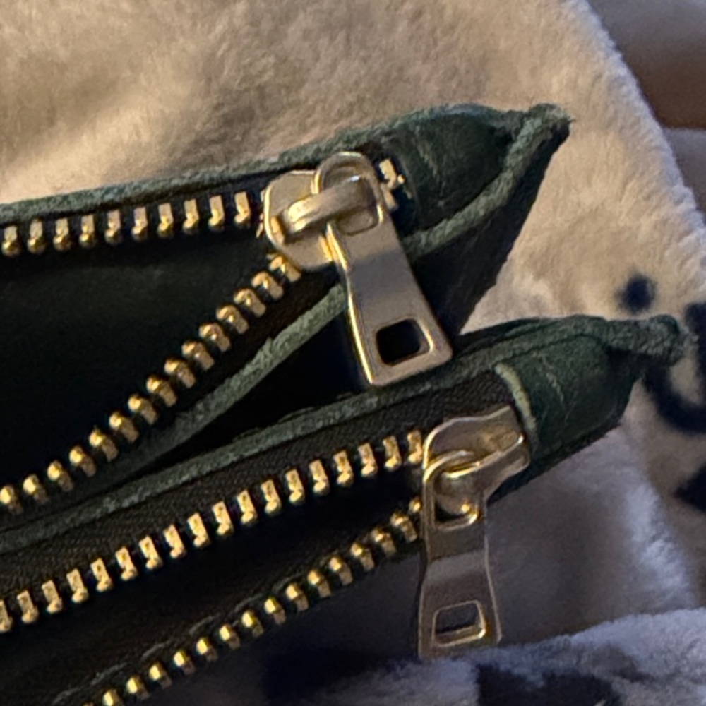 Portland Leather green Pebbled Zip Card Case with Gold Hardware - Picture 3 of 5